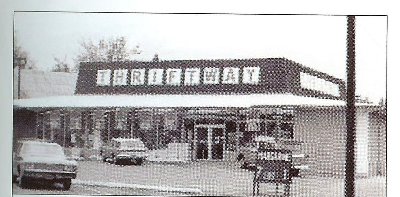 An old Thriftway store in downtown Milwaukie. Photo dates to the 1960s.