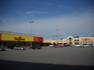 Original Ingles in Winder Georgia. Photo taken 8/21/2010. New replacement Ingle's store built next door